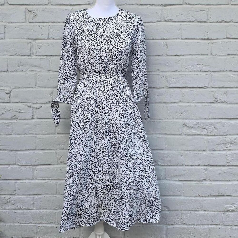 Hayden Los Angeles Animal Print Tie Sleeve Midi Dress Size: Small